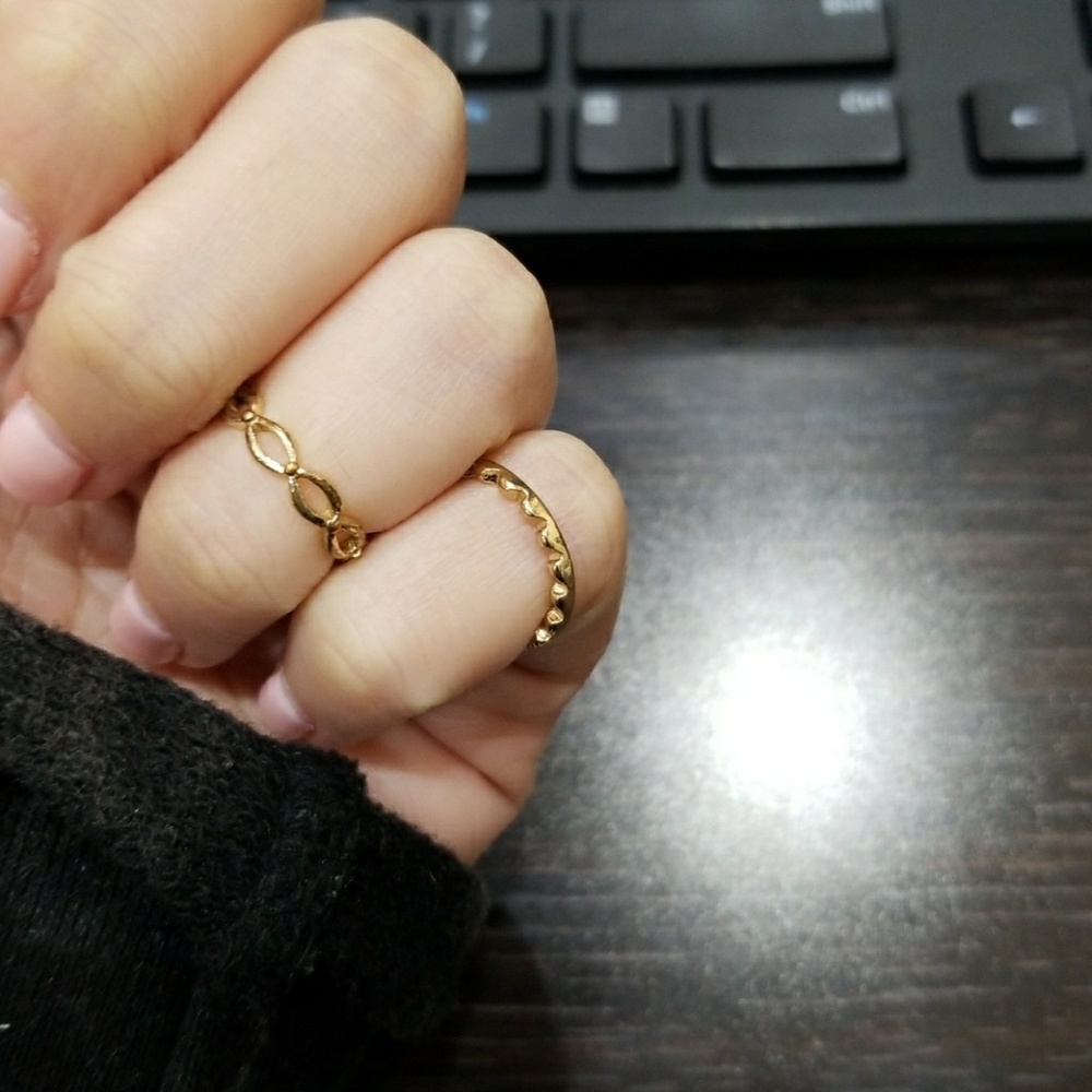 ⭐️GOLD COIL SHAPED MIDI RING SET (2)