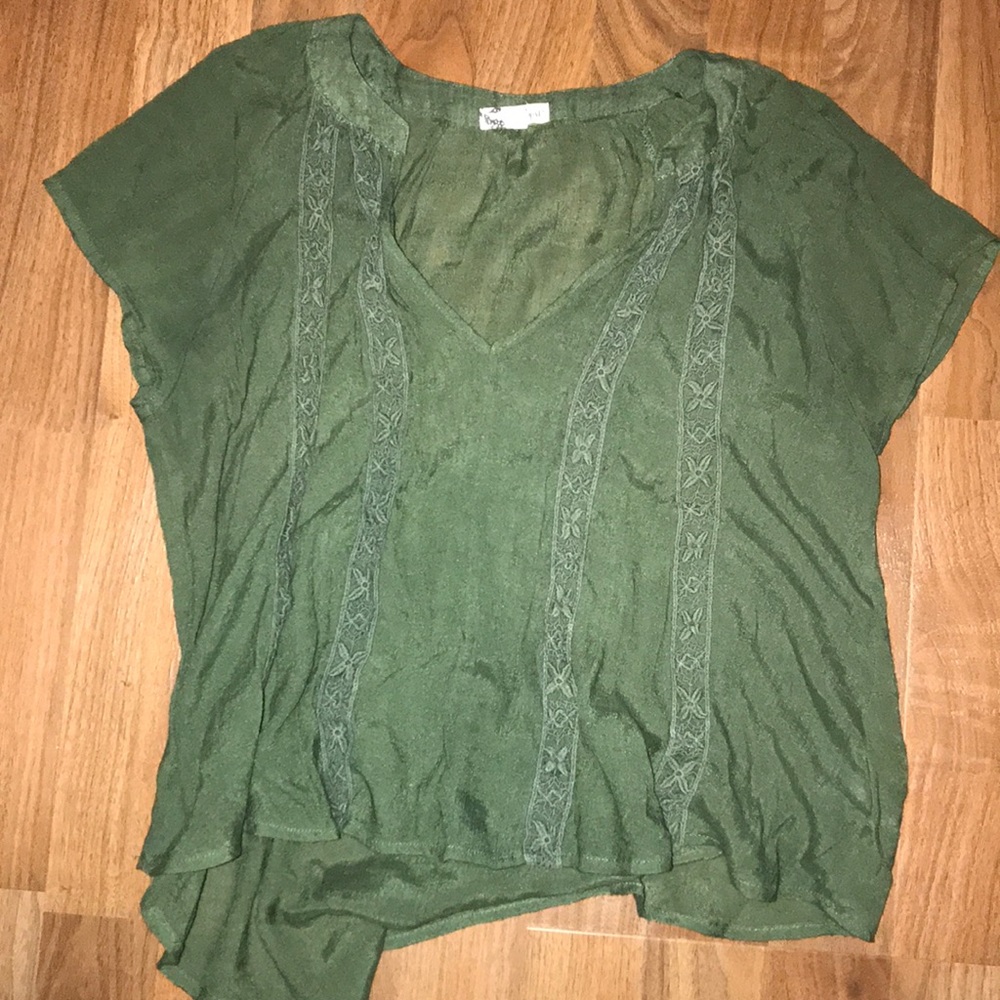 Loose shirt