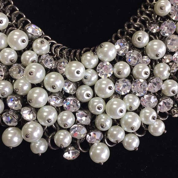 Chunky Pearl and Crystal Necklace Set - Picture 2 of 7