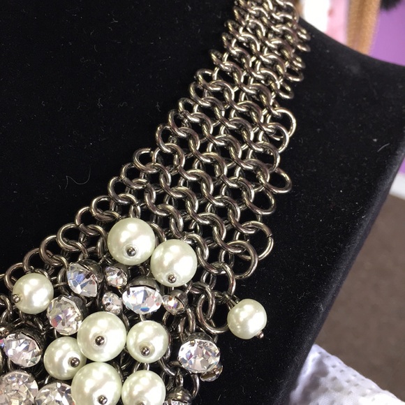 Chunky Pearl and Crystal Necklace Set - Picture 3 of 7