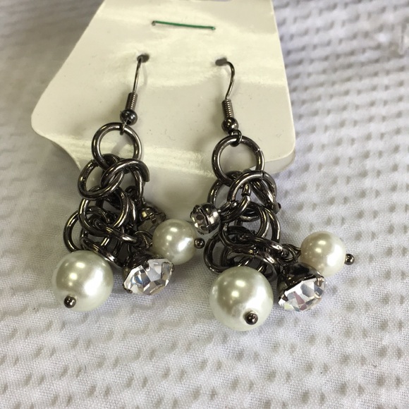 Chunky Pearl and Crystal Necklace Set - Picture 4 of 7