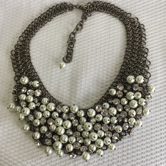 Chunky Pearl and Crystal Necklace Set - Picture 5 of 7