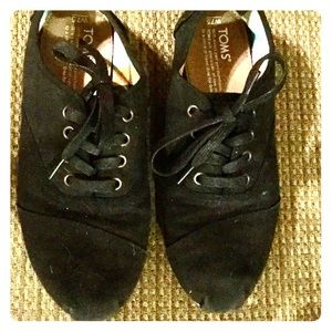 TOMS Sz 7 lace up canvas shoes (i trade!)