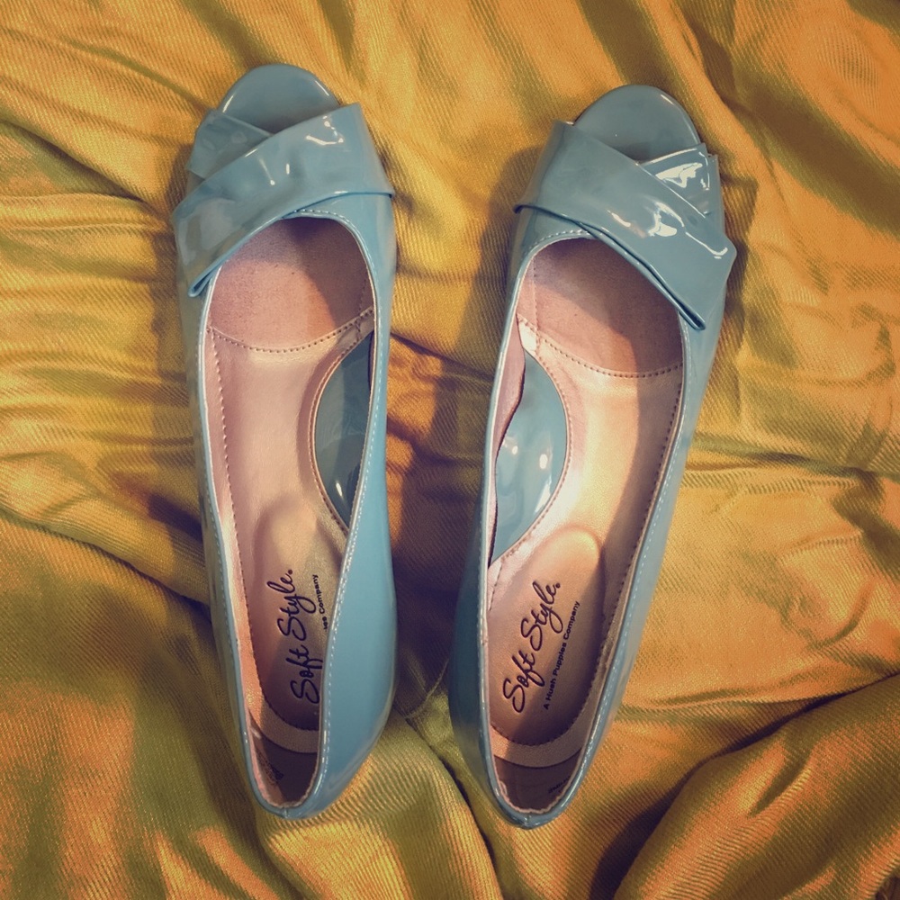 Retro, open toe, pumps. (Never worn)