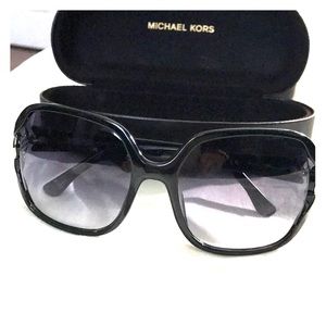 😻Authentic Michael Kors Pippa Sunglasses!