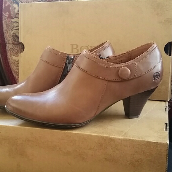 Born "Calixta" ankle booties - Picture 1 of 8