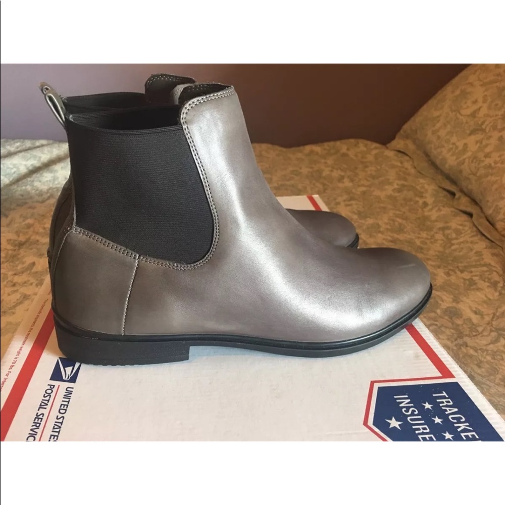 Ecco. Grey Leather Ankle Boots Sz 11/42 NEW ECCO