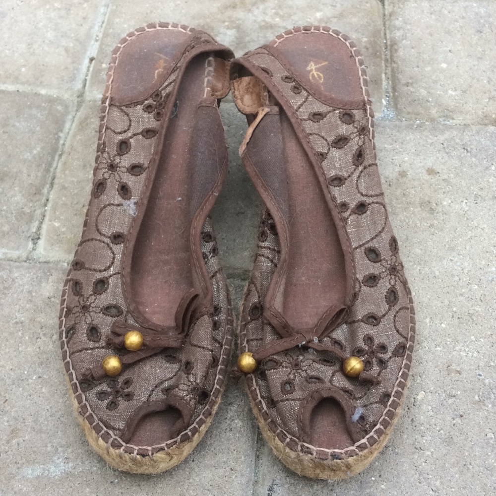 2.5" WEDGES w crochet eyelet detail and bows 🎀