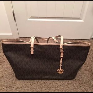 Authentic Michael Kors Jet Set MD