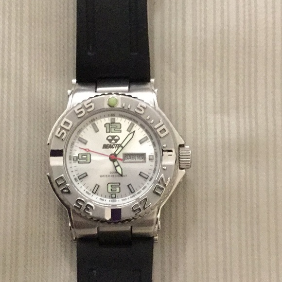 Reactor Accessories - Reactor Midsize Critical Mass Watch