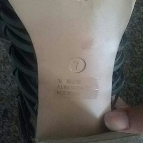 Heels - Picture 3 of 3