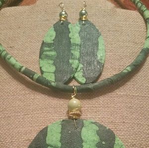 Queen Necklace & Earring Set