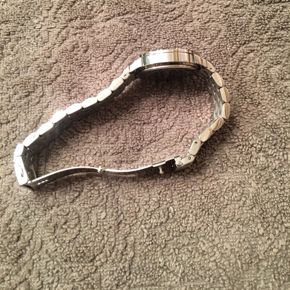 Michael Kors watch. Mother of Pearl face. - Picture 4 of 8