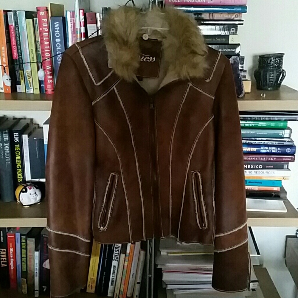 Guess coat with detachable fur collar