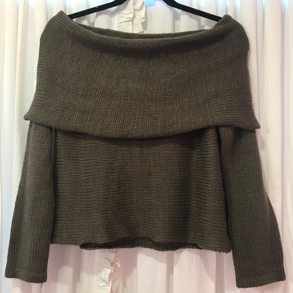 LF stores green off the shoulder sweater - Picture 1 of 1