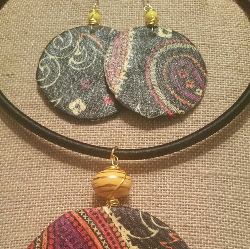 Queen Necklace & Earring Set