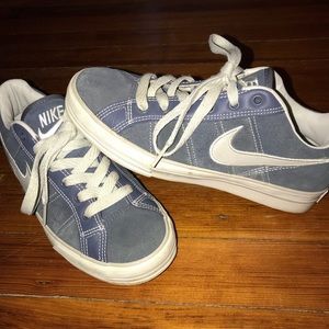 Vintage Nike sneakers