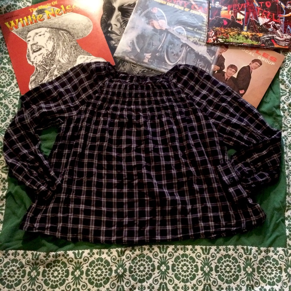 Gauzy plaid long sleeved swing top