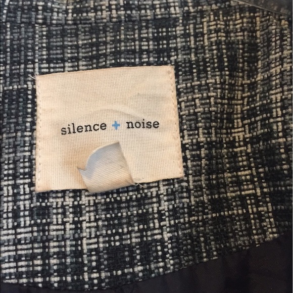 Silence & Noise Blazer, barely worn, size small - Picture 3 of 7
