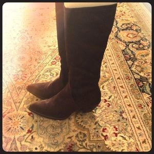 Donald Pliner brown suede boots