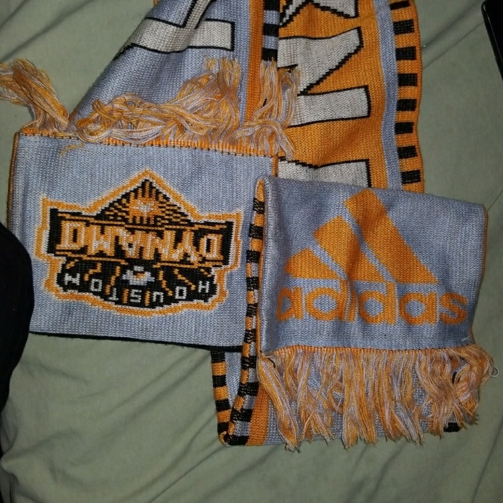 Rare reversible adidas scarf