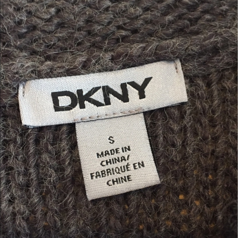 🆕 DKNY Grey wool Sweater- never worn!! - Picture 13 of 15
