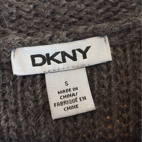 🆕 DKNY Grey wool Sweater- never worn!! - Picture 13 of 15