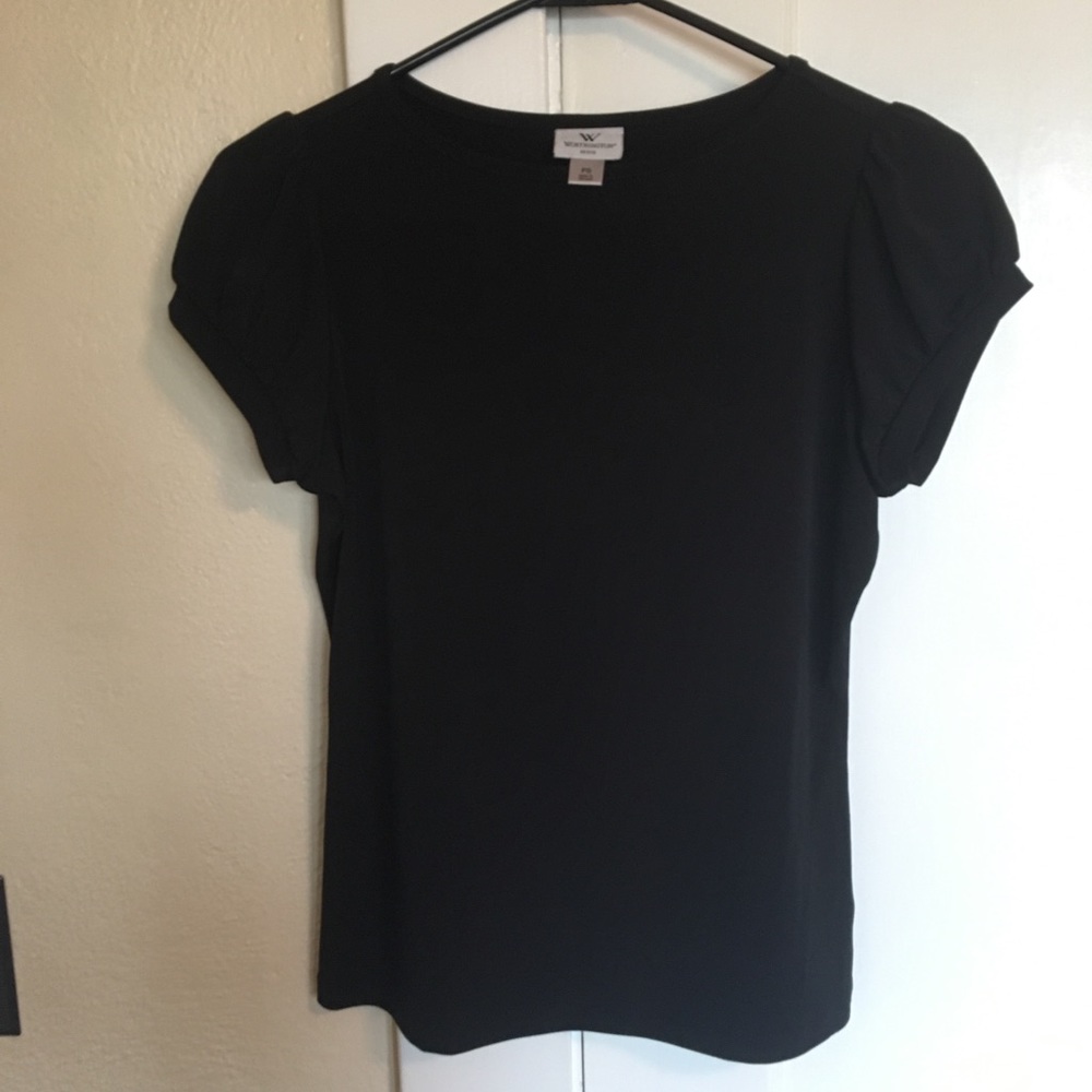 Worthington cap sleeved black top