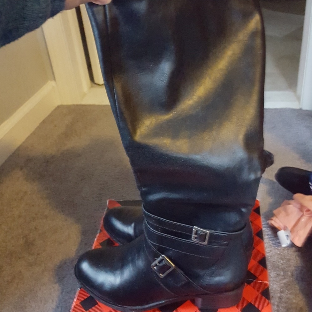 Riding boots