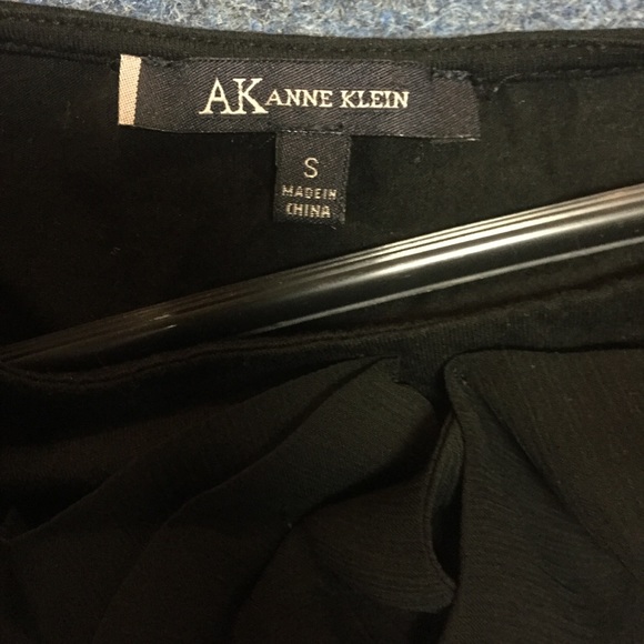 Anne Klein Small Tank Blouse Black Ruffle Neckline - Picture 3 of 3