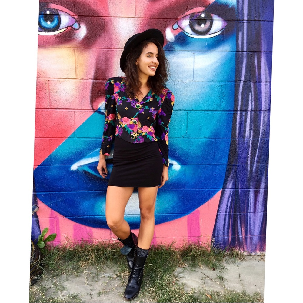Floral Vintage Top. To die for.