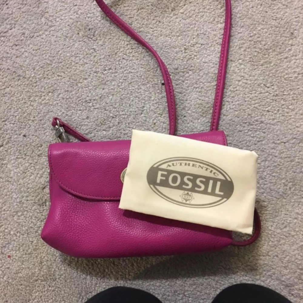 Fuschia crossbody Fossil bag