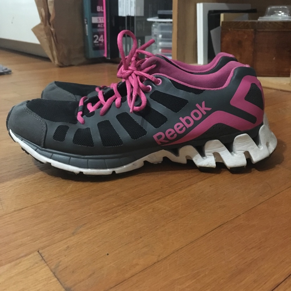 Reebok ZigTech running sneaker charcoal/black/pink