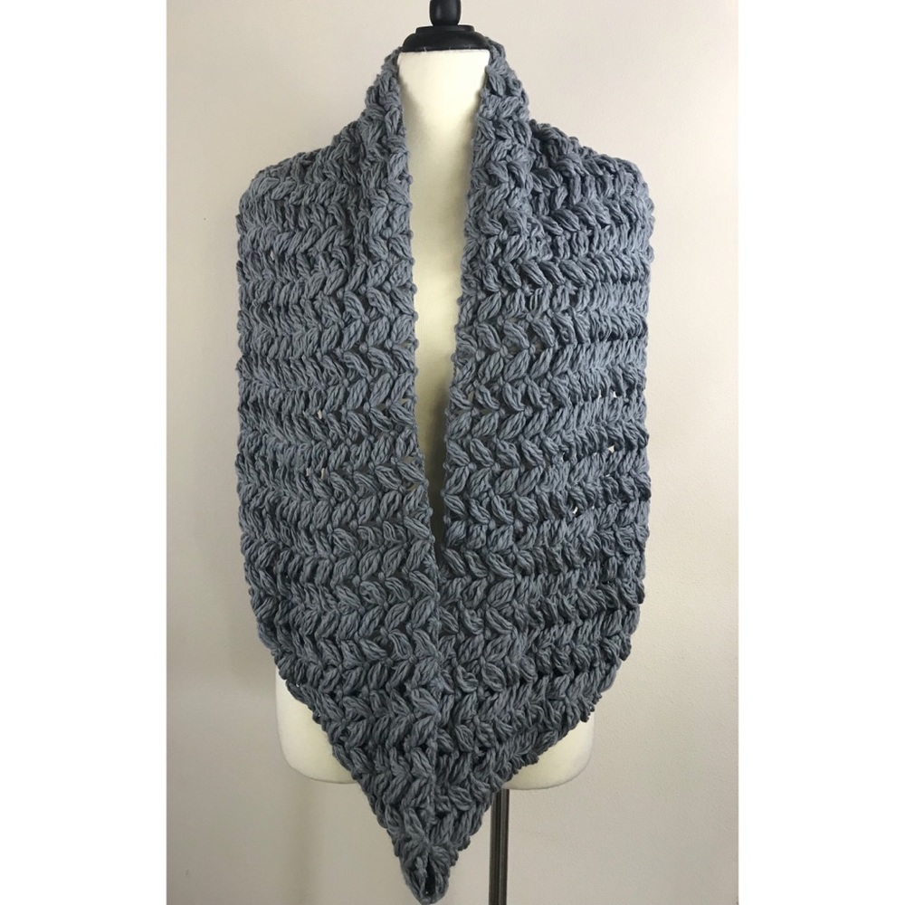 Nordstrom~ Gray Chunky Cable Knit Infinity Scarf