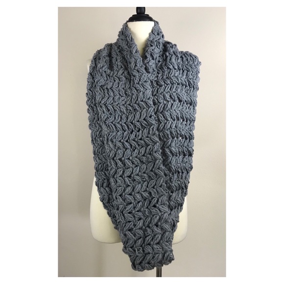 Nordstrom~ Gray Chunky Cable Knit Infinity Scarf - Picture 2 of 6