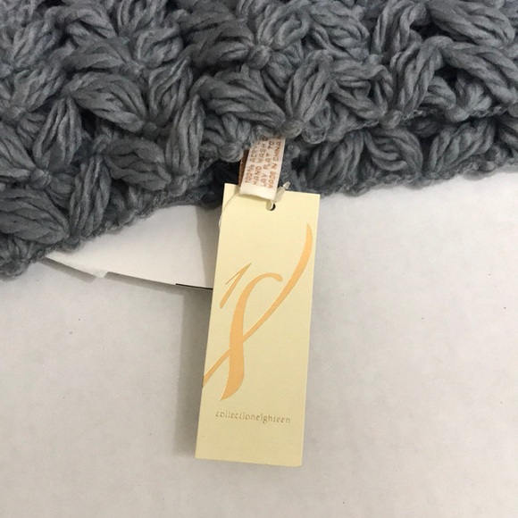 Nordstrom~ Gray Chunky Cable Knit Infinity Scarf - Picture 5 of 6