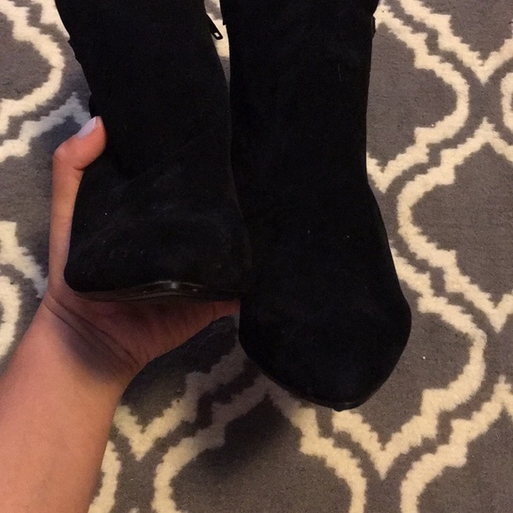 Point toe suede booties - SOLD - Picture 2 of 5