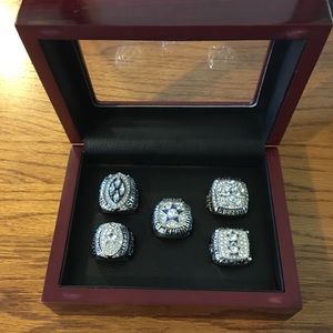 Dallas Cowboys SuperBowl Ring Set w/ Display Case