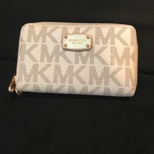 Michael kors wallet