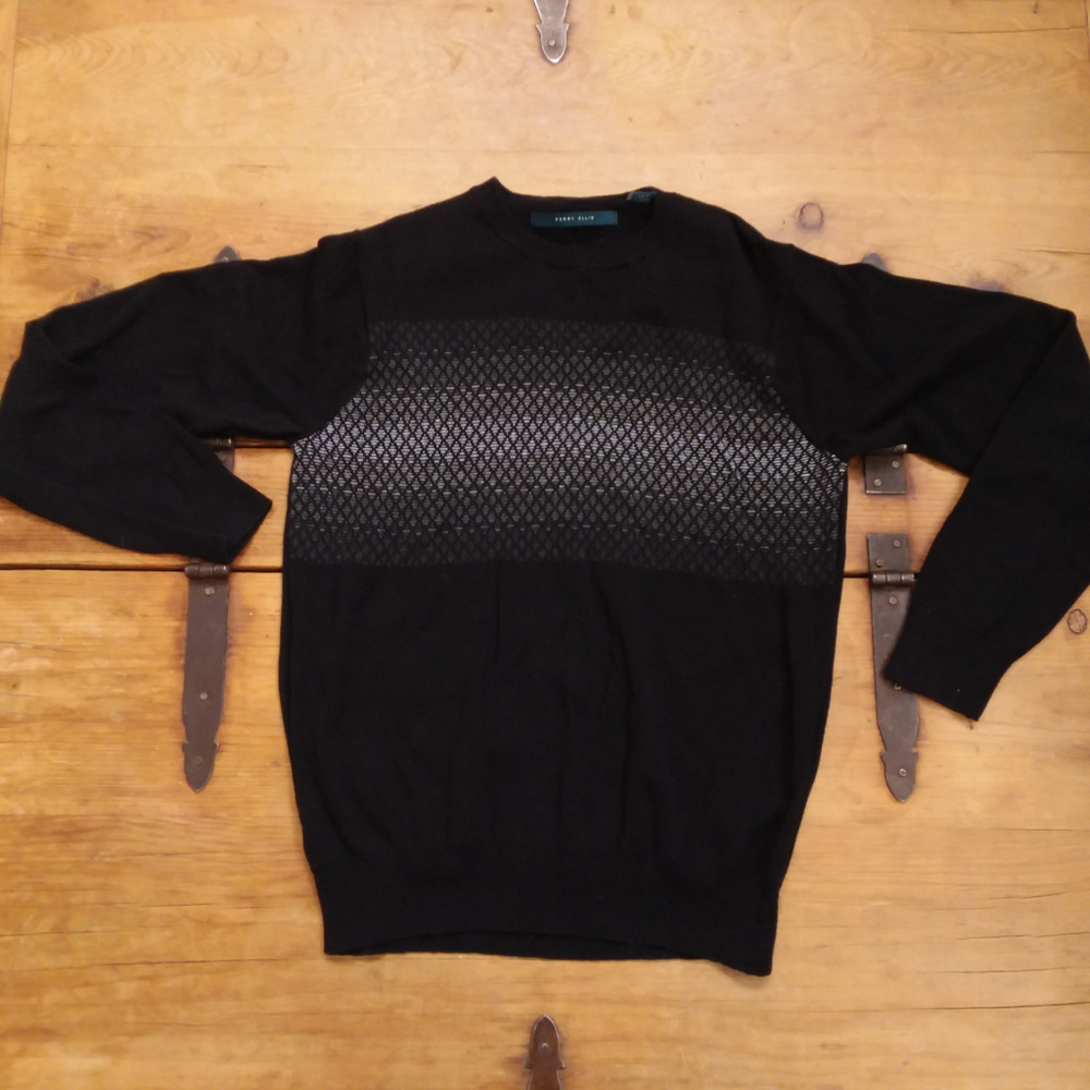 Perry Ellis Men's Black Fade Crew Neck Shirt