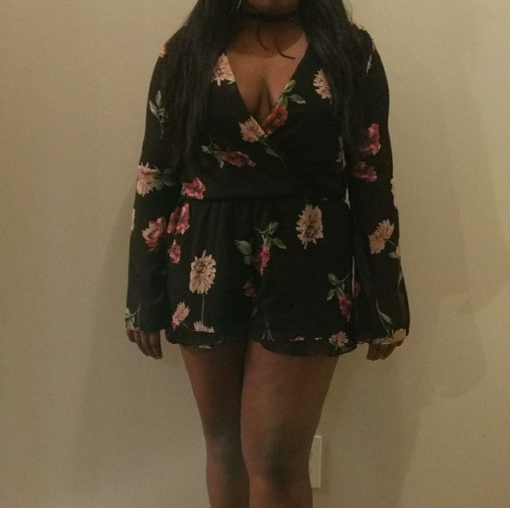 Altar'd State Floral Romper/size small
