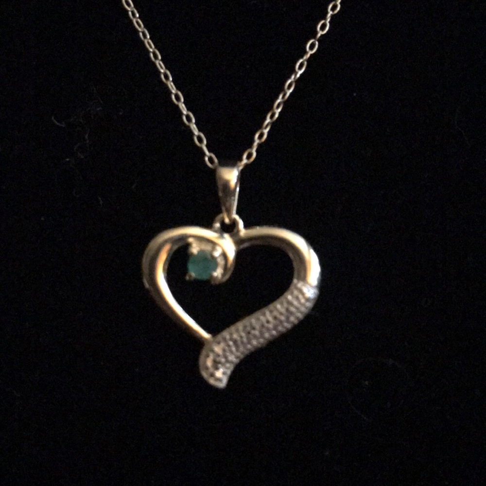 Vintage 925 Vermeil Emerald heart necklace
