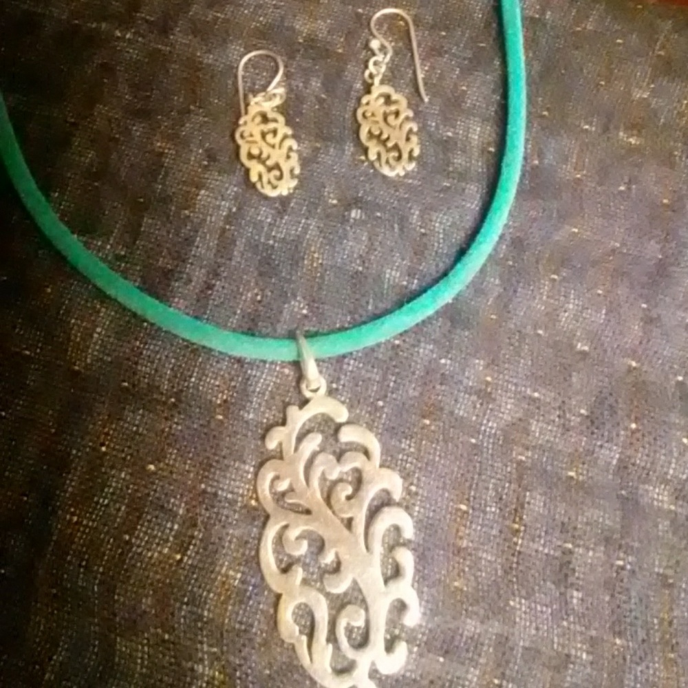 Sterling silver 3 piece set pendant and earrings