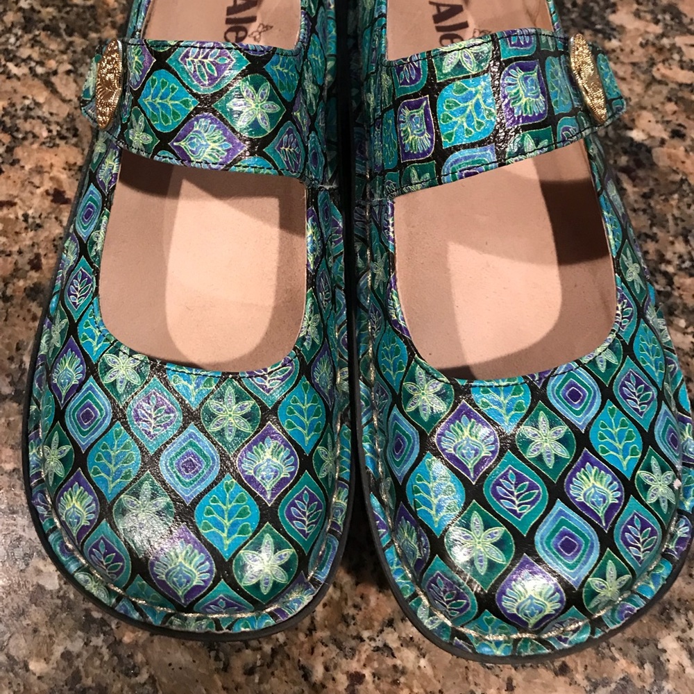 Algeria shoes