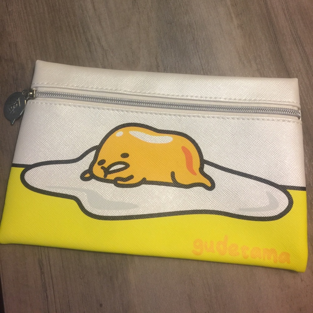 Ipsy egg bag