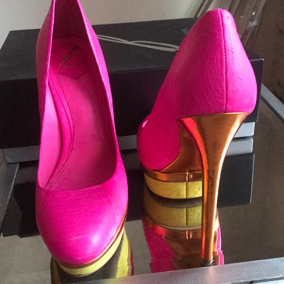 Brian Atwood's color block heels - Picture 3 of 7