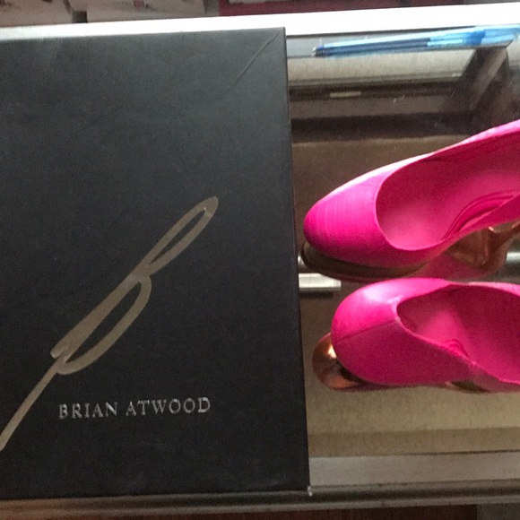 Brian Atwood's color block heels - Picture 4 of 7