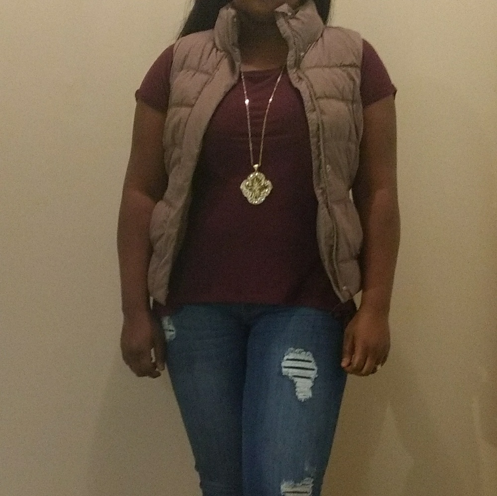 Gap puffy vest size extra small