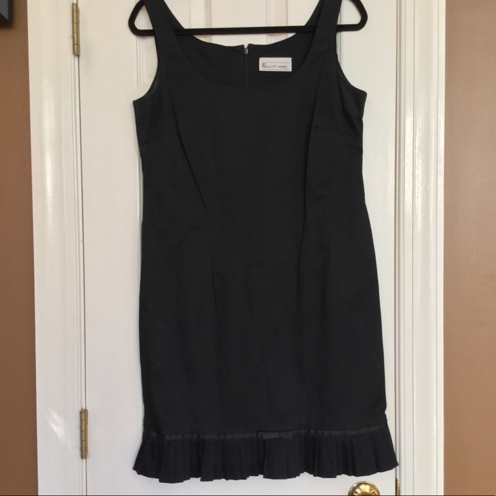 Classy Sleeveless LBD!