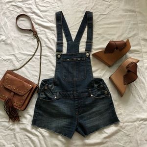 Short overalls